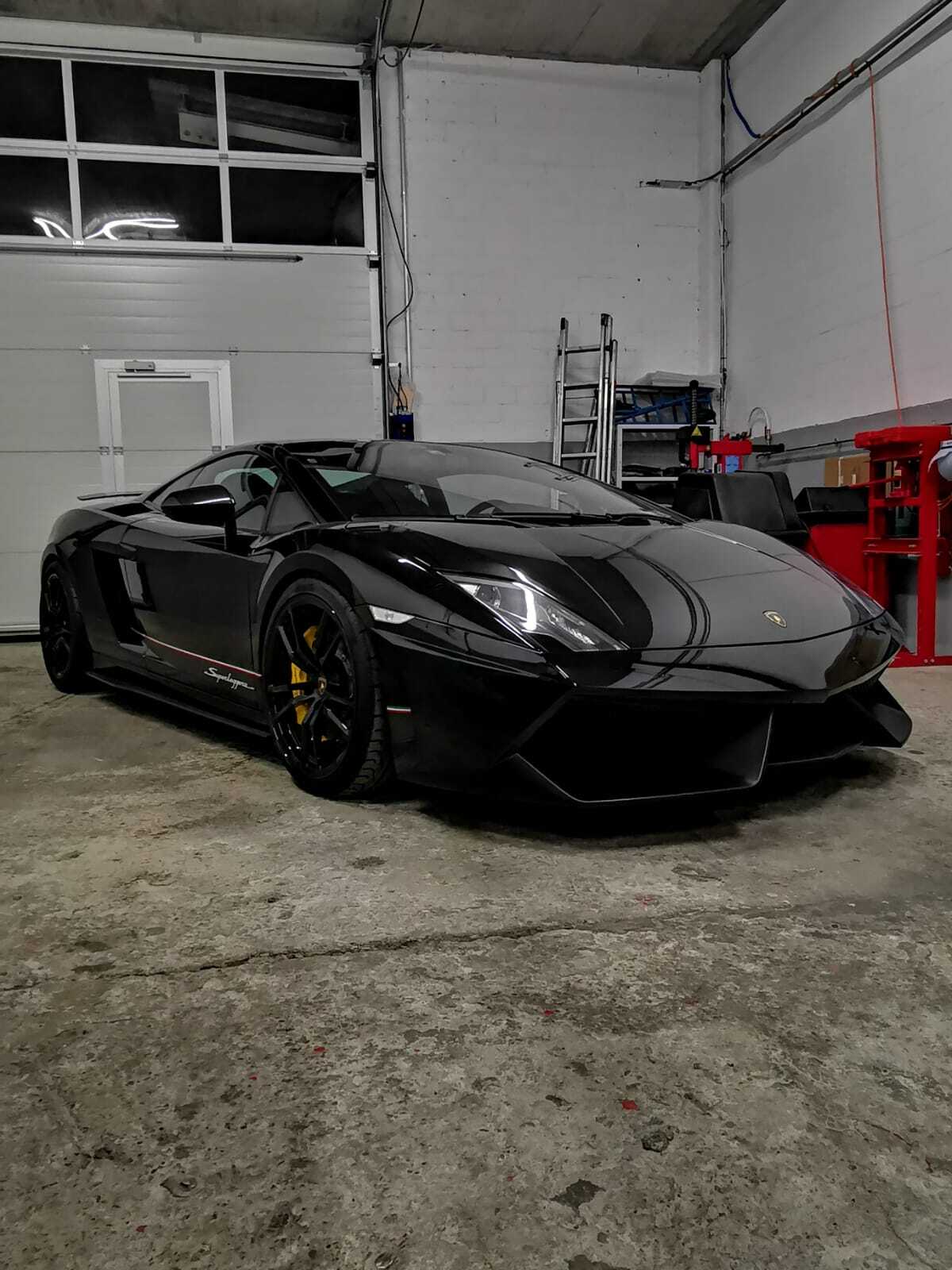 Ferrari Werkstatt Baselland